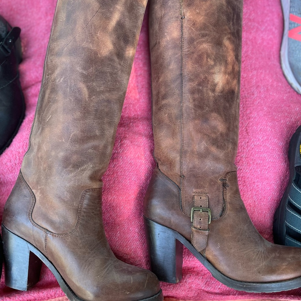 Size 5 Ariat Bohemian Leather boots (only worn twice) AUTHENTIC!!